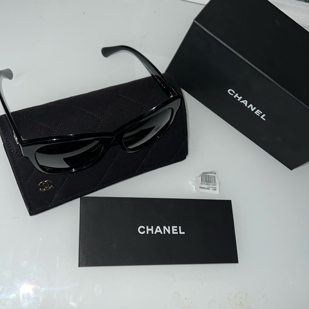 CHANEL Sunglasses